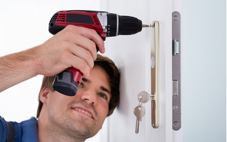 Green locksmith team provides professional locksmith services in Daytona Beach & Ormond Beach, FL